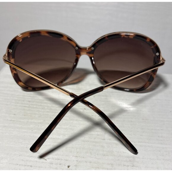 Tortoise Shell Women's Sunglasses - Picture 7 of 9